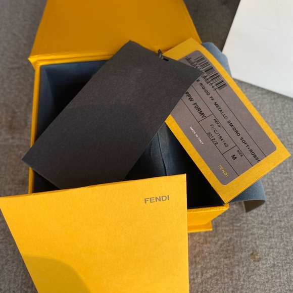 Fendi snakeskin wrap bracelet with gold buckle - Picture 3 of 3